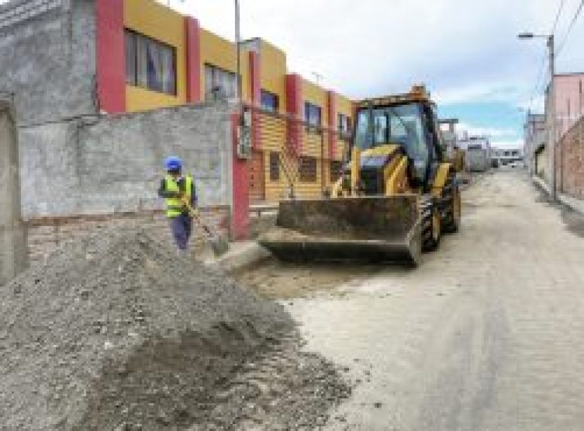 blog Municipalidad adoquina 11 pasajes en diferentes barrios de Ambato.