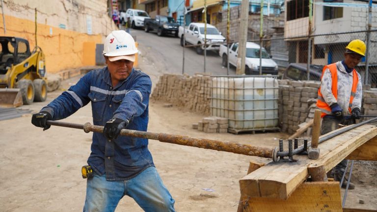 86 mil dólares en infraestructura vial para el barrio El Ollero
