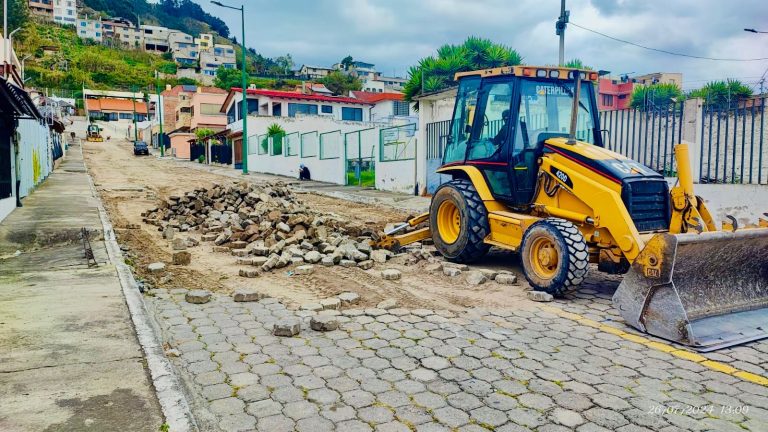 Cambio de adoquín en 12 calles de Atocha y Ficoa