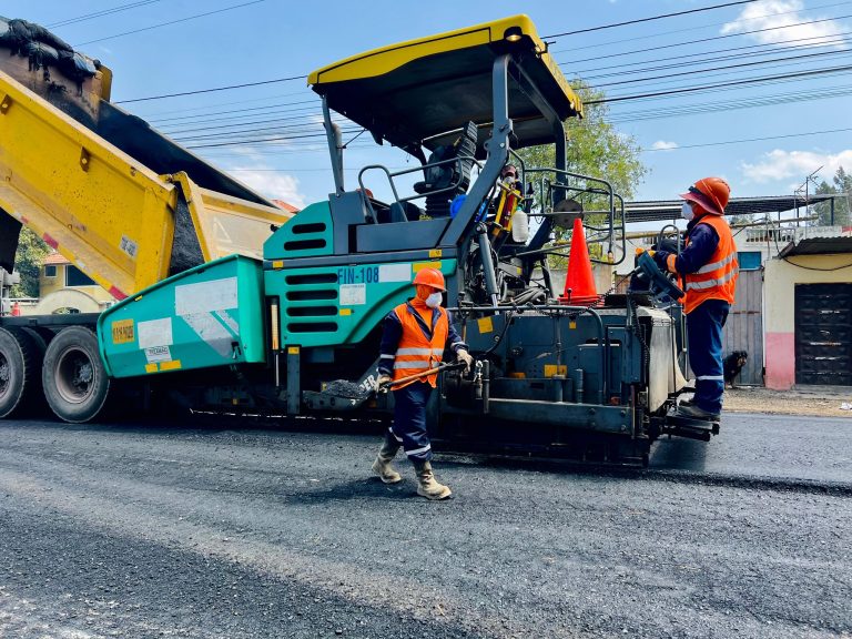 2.4 kilómetros de recapeo en la avenida Benjamín Franklin