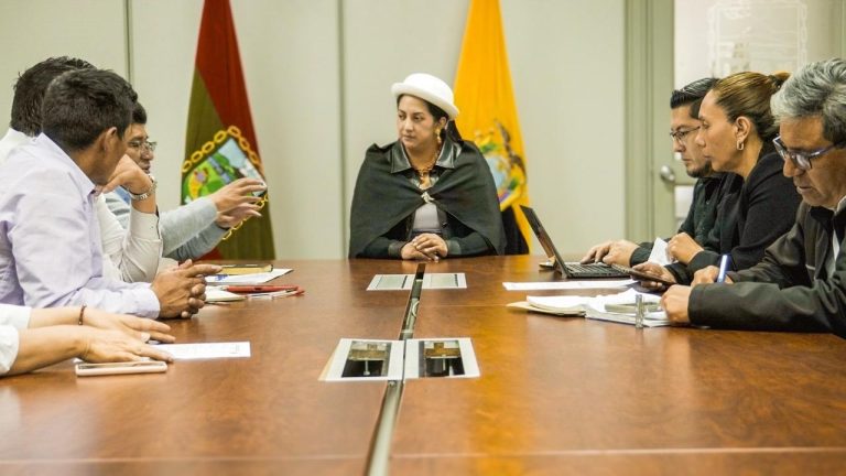 Alcaldesa en reunión permanente con representantes parroquiales