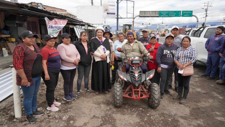 Comerciantes del paradero Control Norte reciben atención