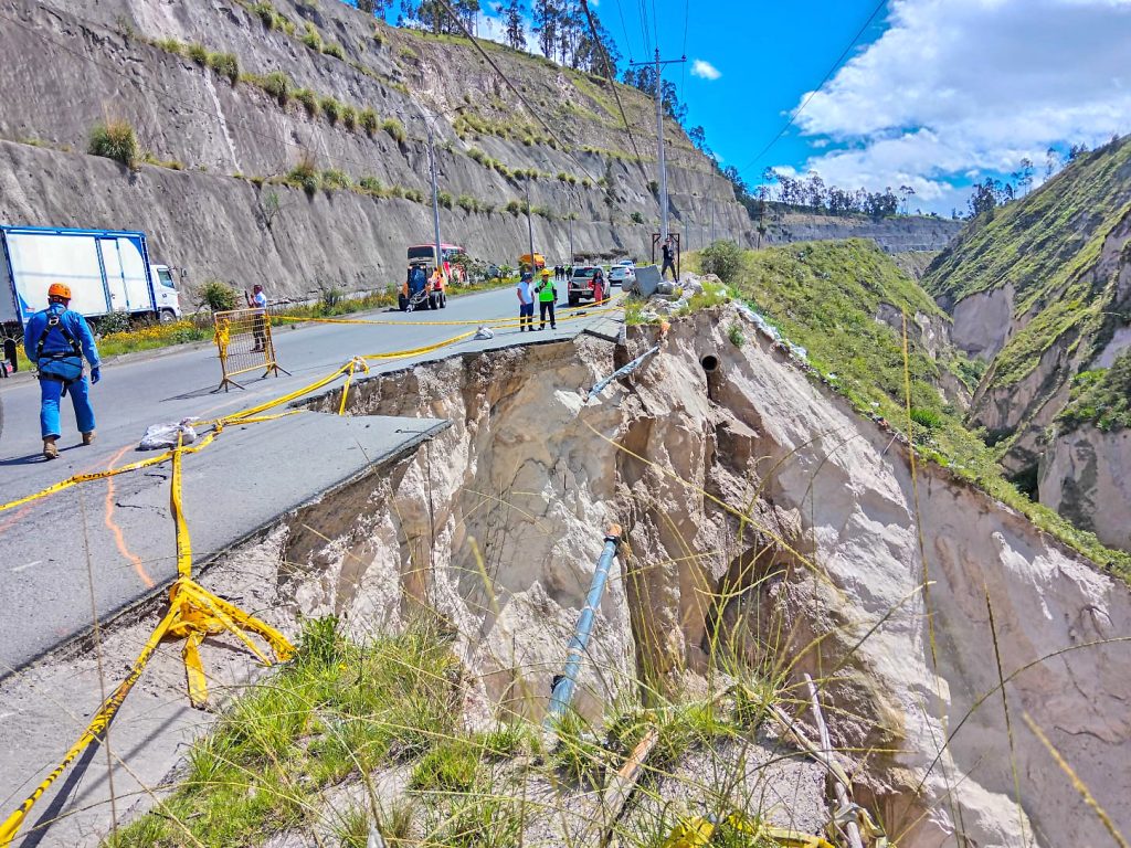 Concejo Municipal exhorta la reparación urgente del paso lateral