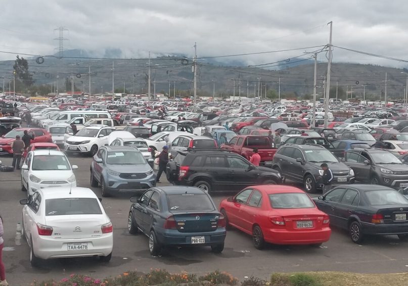 Feria de autos usados se traslada al caserío El Calvario