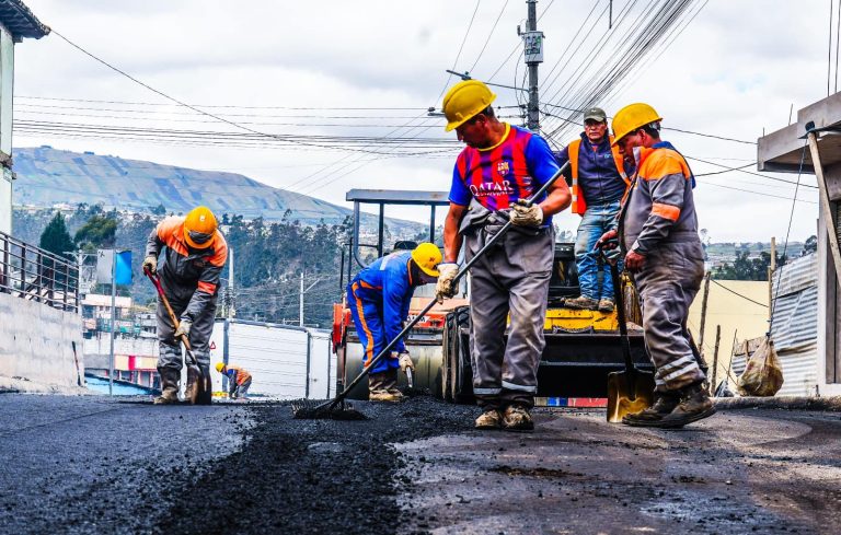 Obras que impulsan el crecimiento de la parroquia Juan Benigno Vela