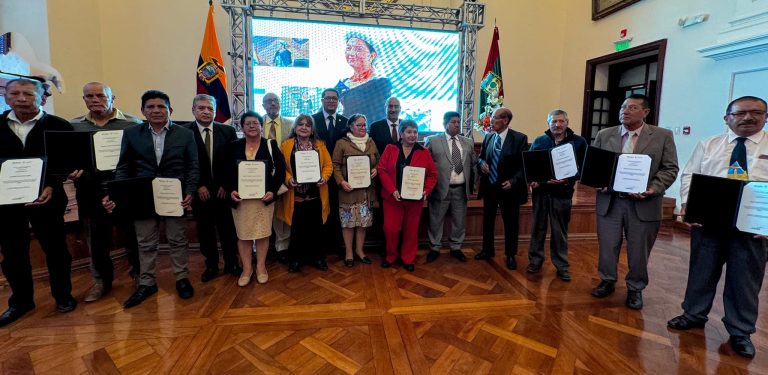 ¡Décadas de trabajo entregadas al servicio de Ambato!