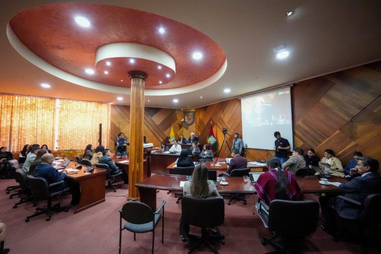 Mejoras en vialidad y señalética en Ambato para una movilidad más segura y eficiente