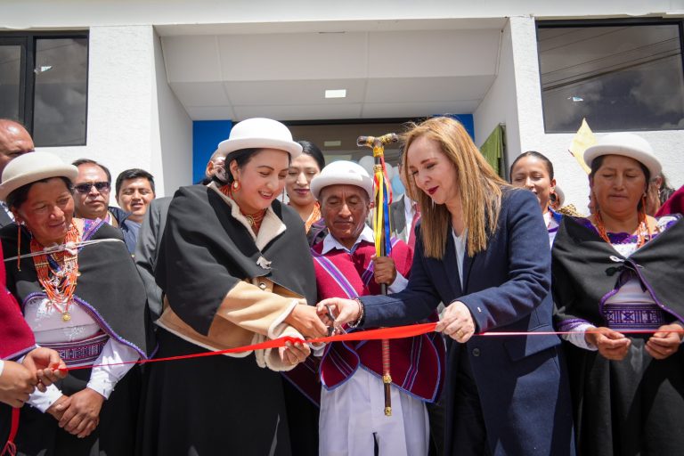 Entrega del Proyecto “Sistema de Agua Potable Carihuairazo Regional Chibuleo,Parroquia Juan Benigno Vela”