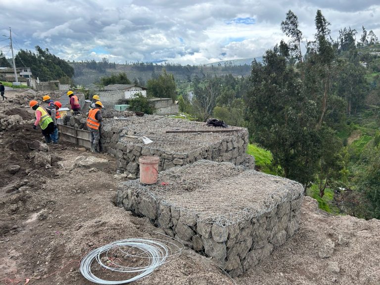 Avanza la estabilización de la calle Las Magnolias, en el barrio “El Recreo” dela parroquia Totoras
