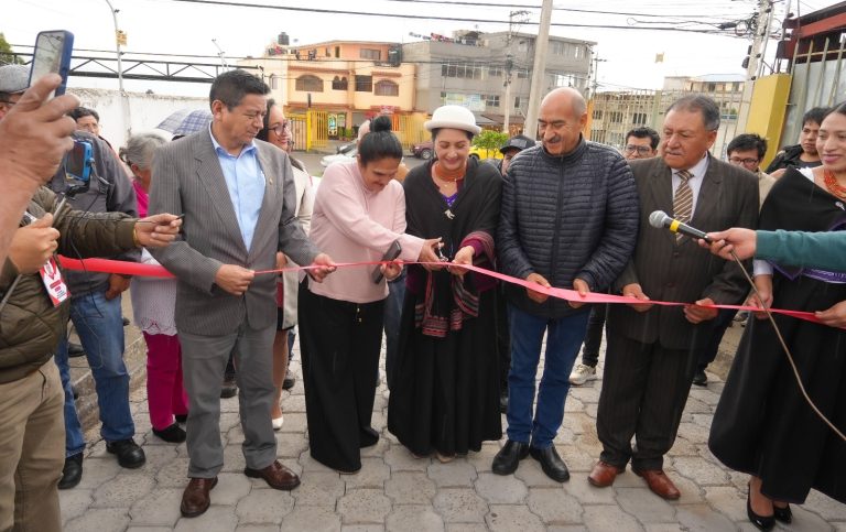Pasajes dignos para los barrios de Ambato