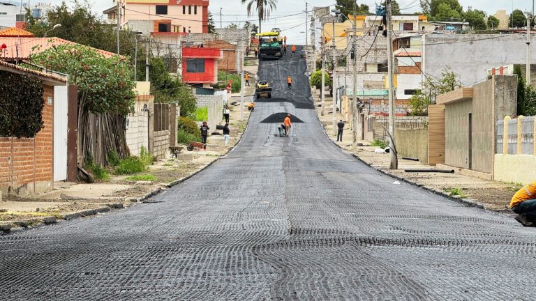 AVANCE DEL RECAPEO EN CALLES DE AMBATO ALCANZA EL 84%