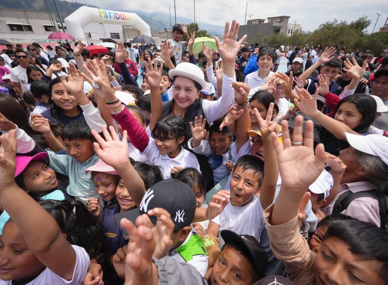 AMBATO SE MUEVE: TALLERES DEPORTIVOS “WIÑAY 2025” ARRANCAN CON PARTICIPACIÓN MASIVA