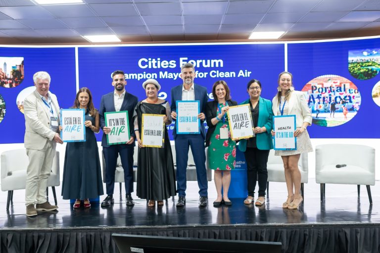AMBATO REFUERZA SU COMPROMISO CON EL AIRE LIMPIO EN FORO GLOBAL DE LA OMS
