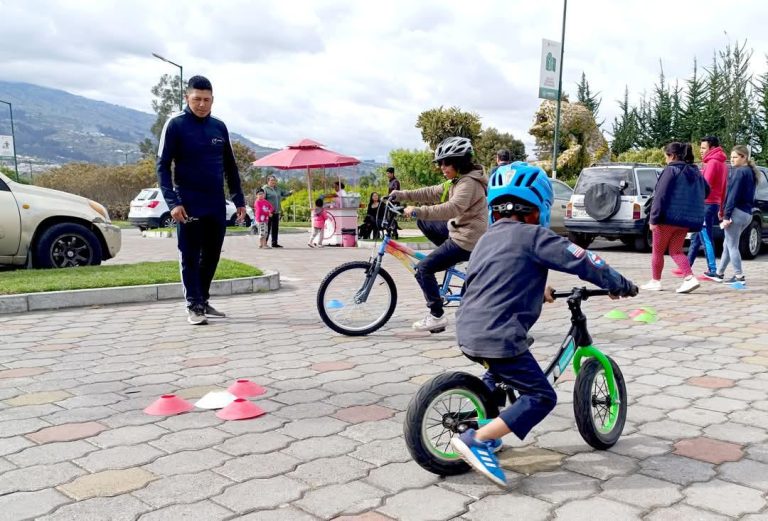 JORNADA RECREATIVA “MÁS ACTIVO EN BICI” LLEGA AL BARRIO AMAZONAS DE IZAMBA