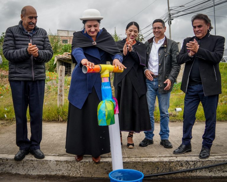 AGUA QUE TRANSFORMA: OBRA VITAL PARA 300 FAMILIAS EN HUACHI GRANDE
