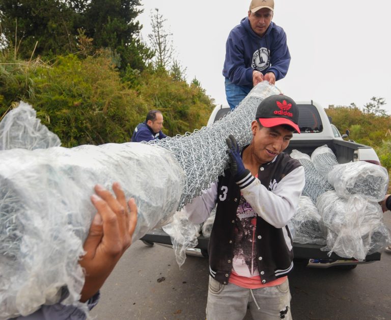 CULLITAHUA CUMPLE CON MINGA DE LIMPIEZA Y REFUERZA LA PROTECCIÓN DE SUS TANQUES RESERVORIOS DE AGUA POTABLE