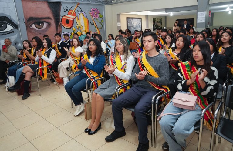 AMBATO IMPULSA EL LIDERAZGO JUVENIL CON PROGRAMA DE FORMACIÓN CIUDADANA