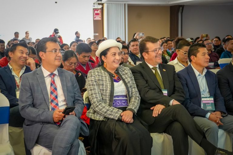 Ambato epicentro de la innovación financiera, inclusión y negocios