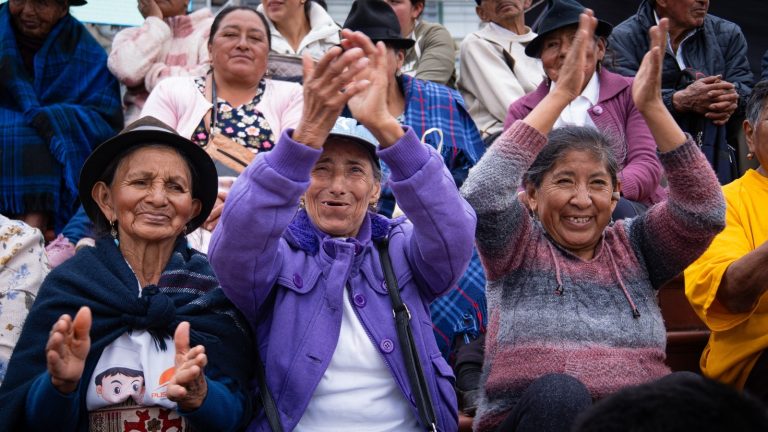 UN HOMENAJE CON AMOR Y GRATITUD A QUIENES SON LUZ DE NUESTRAS VIDAS