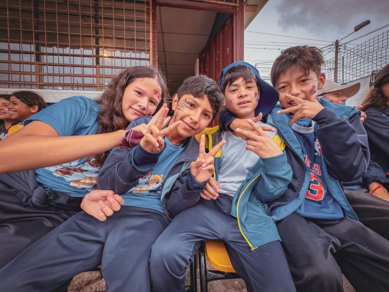 NIÑOS RECIBEN FESTEJO CON CONCIENCIA AMBIENTAL Y CREATIVIDAD