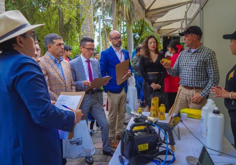 FERIA AMBATO FLORECE