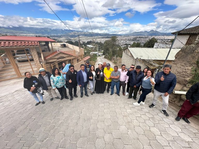 OBRA DE ADOQUINADO MEJORA CONECTIVIDAD Y DIGNIFICA A PINLLO