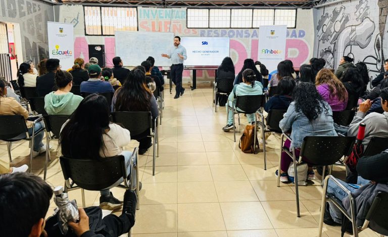 EMPRENDEDORES SE CAPACITAN EN RUAC E IMPUESTO AL IVA