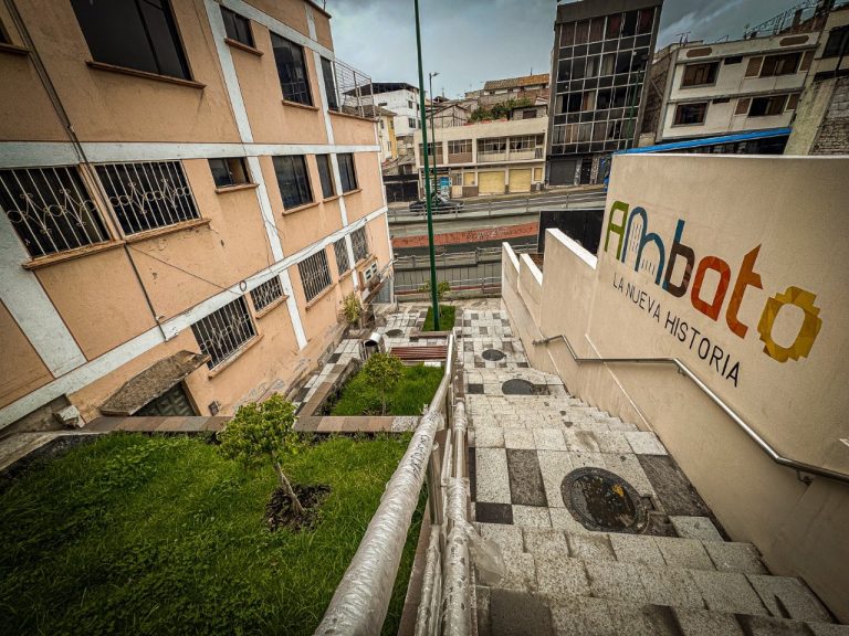 ESCALINATAS RENOVADAS DEVUELVEN DIGNIDAD, SEGURIDAD Y BELLEZA A LA CIUDADELA LA VICENTINA