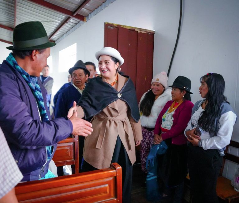 AMBATO UNA CIUDAD QUE SE CONSTRUYE PARA SU GENTE
