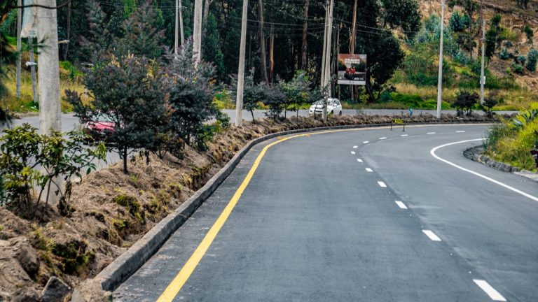 TRAMO DEL PASO LATERAL SUR CUENTA CON NUEVA SEÑALÉTICA VIAL