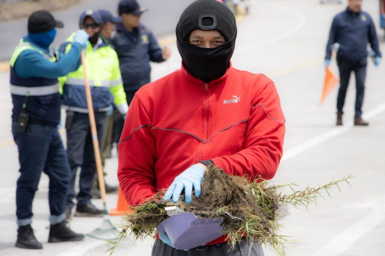 TERMINAL DE AMBATO FORTALECIÓ LA LIMPIEZA CON MINGA CIUDADANA