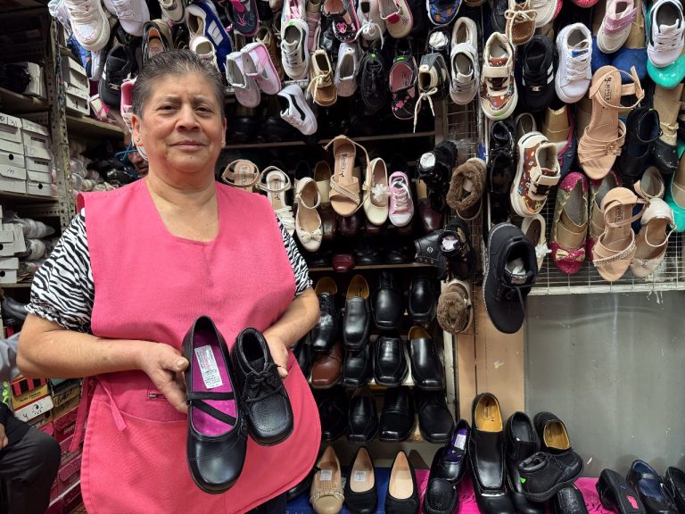 MERCADO MODELO OFRECE UNIFORMES Y CALZADO EN REGRESO A CLASES
