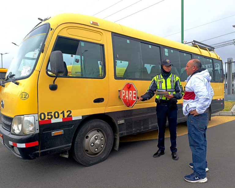 REVISIÓN DE TRANSPORTE ESCOLAR GARANTIZA SEGURIDAD EN REGRESO A CLASES