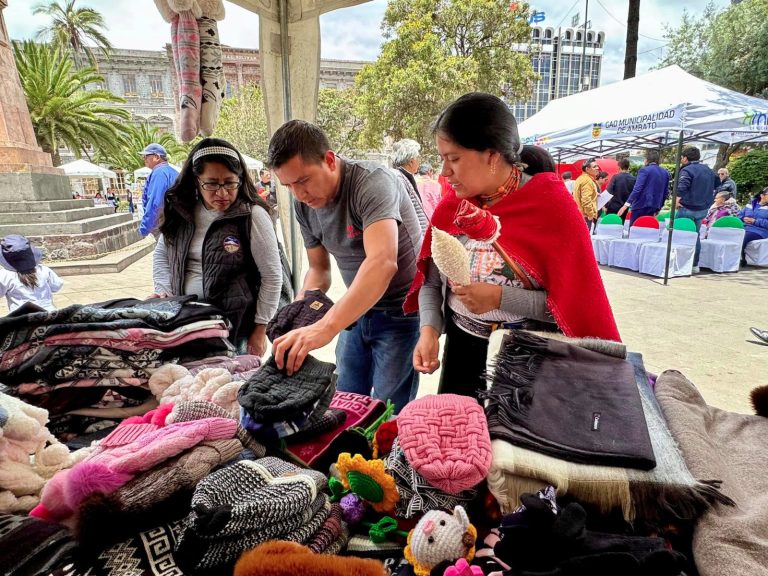 FERIA ‘AMBATO RENACE’ LLENA DE COLOR Y TRADICIÓN EL FERIADO DE AGOSTO
