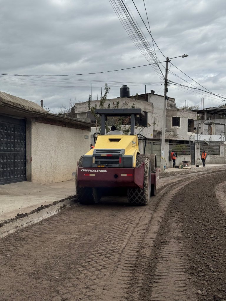 AVANZA INTERVENCIÓN DE LA CALLE RAMÓN SALAZAR EN HUACHI CHICO