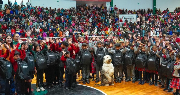 5.000 INCENTIVOS ESCOLARES PARA FORTALECER LA EDUCACIÓN EN AMBATO