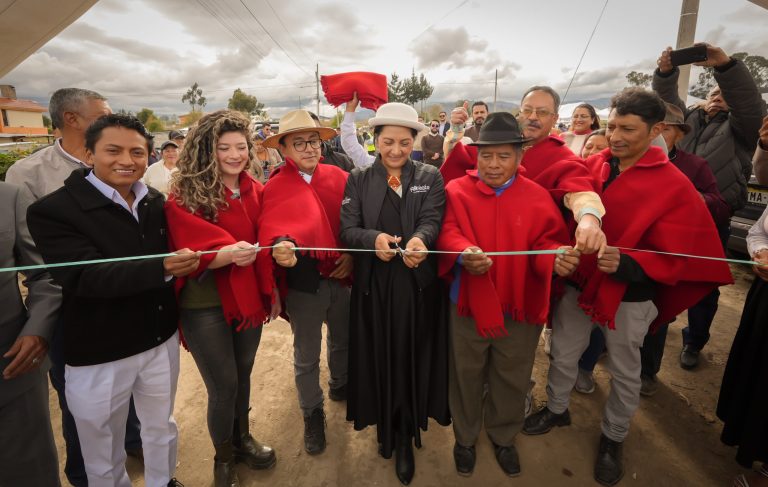 ALCANTARILLADO SANITARIO TRANSFORMA LA VIDA EN LAS PAMPAS DE SANTA ROSA