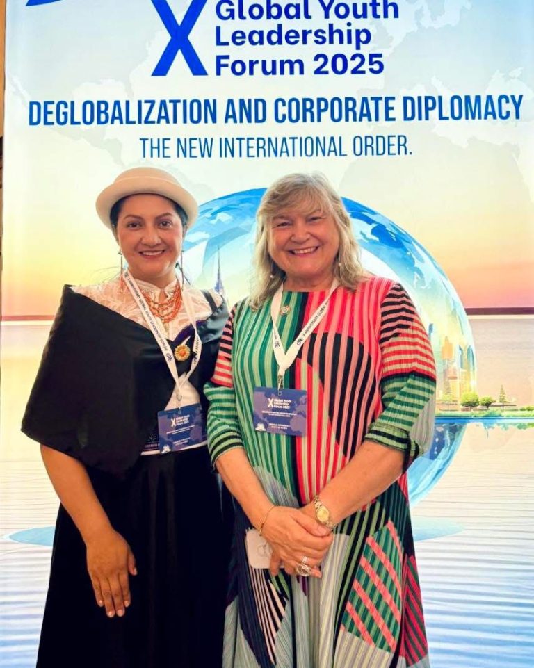 LIDERAZGO FEMENINO AMBATEÑO PRESENTE EN EL GLOBAL YOUTH LEADERSHIP FORUM