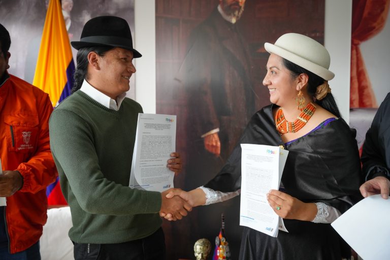 CONVENIO FORTALECE ADJUDICACIÓN DE TIERRAS RURALES EN TUNGURAHUA