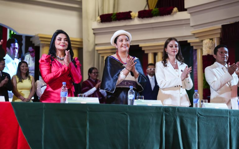 SESIÓN SOLEMNE POR LOS 205 AÑOS DE INDEPENDENCIA DESTACA LOGROS Y NUEVOS PROYECTOS PARA AMBATO