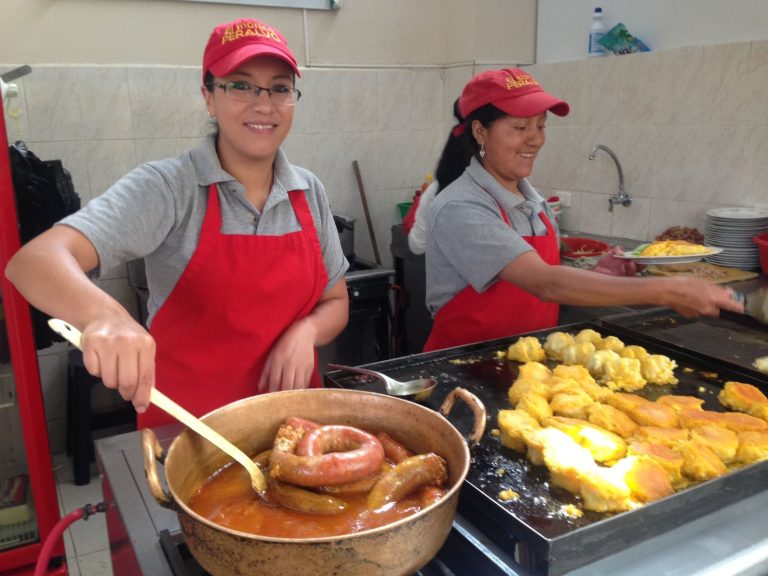 AMBATO SE PREPARA PARA EL MUNDIAL DEL LLAPINGACHO 2025