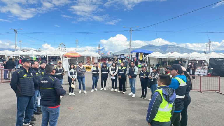 FERIA DE FINADOS SHUYURCO 2025 SE DESARROLLA CON SEGURIDAD Y ORDEN
