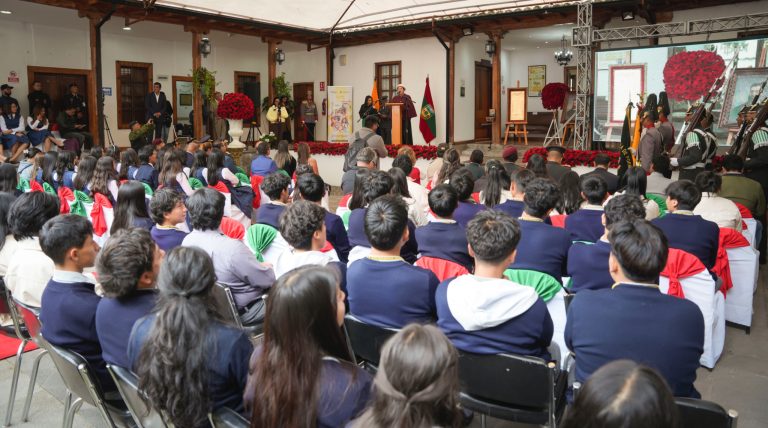 HOMENAJE NACIONAL RECUERDA LEGADO DE JUAN LEÓN MERA
