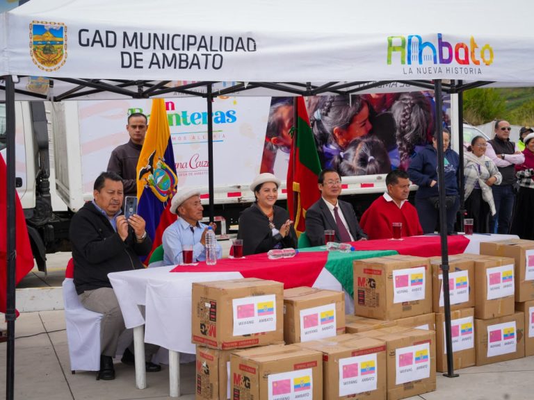 COOPERACIÓN INTERNACIONAL ENTREGA 500 KITS EDUCATIVOS A COMUNIDAD RURAL