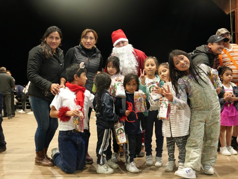 NAVIDAD SIN FRONTERAS ALEGRÓ A HIJOS DE COMERCIANTES