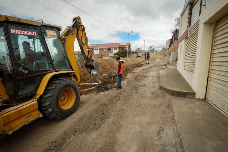 LA CALLE HERMANO MIGUEL TRANSFORMA LA MOVILIDAD DEL SUR DE AMBATO CON UNA INTERVENCIÓN INTEGRAL