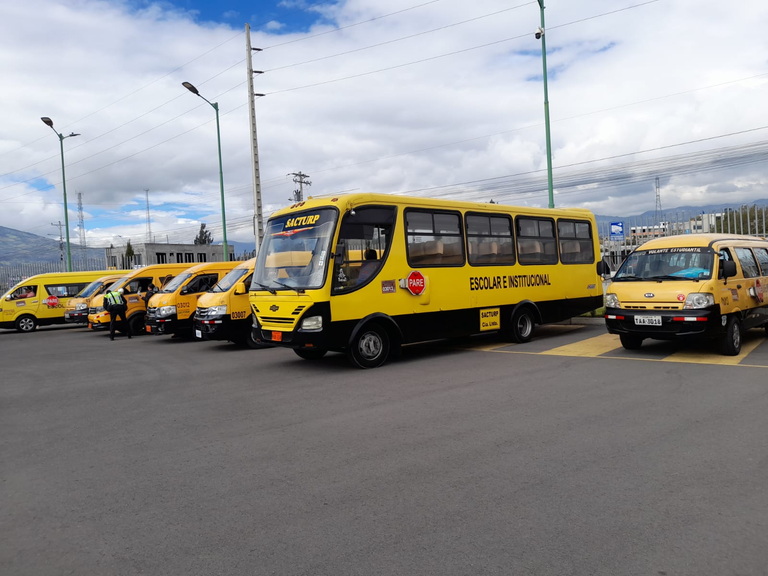 293 unidades de transporte escolar e institucional serán revisadas antes del inicio del año lectivo