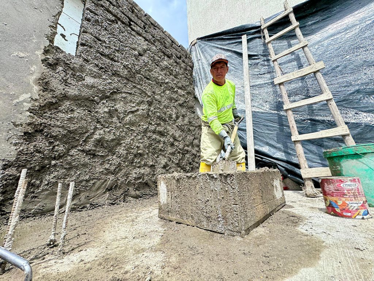CASA COMUNAL DE AMBATILLO, EN SU ETAPA FINAL