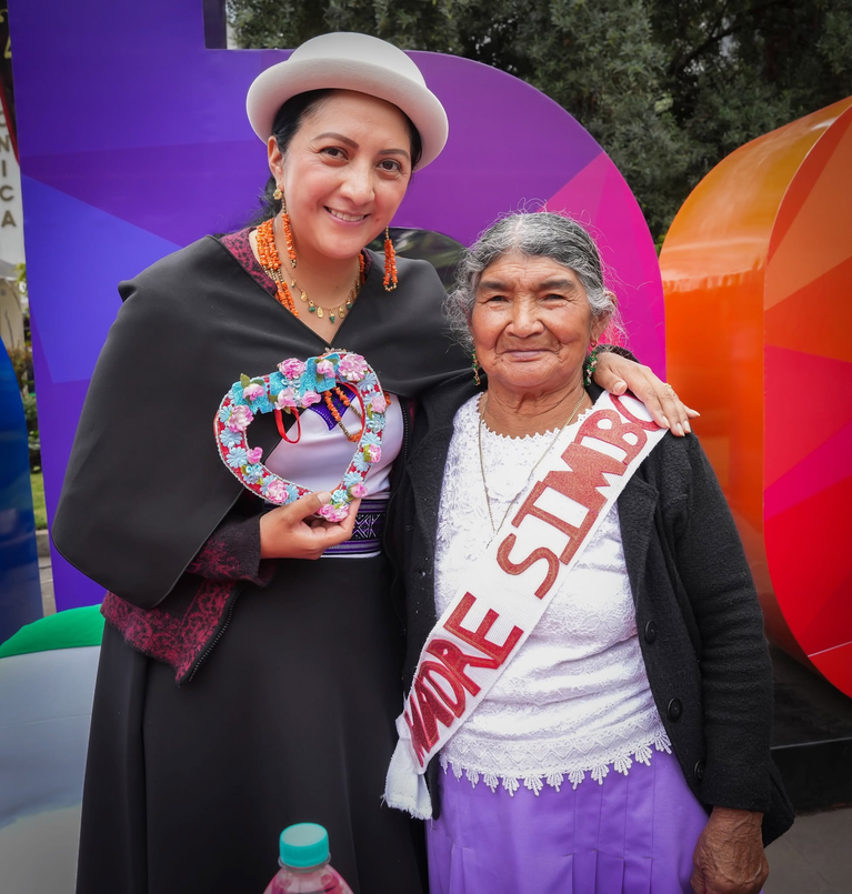 EL MEJOR REGALO PARA MAMÁ ESTÁ EN LOS MERCADOS DE AMBATO