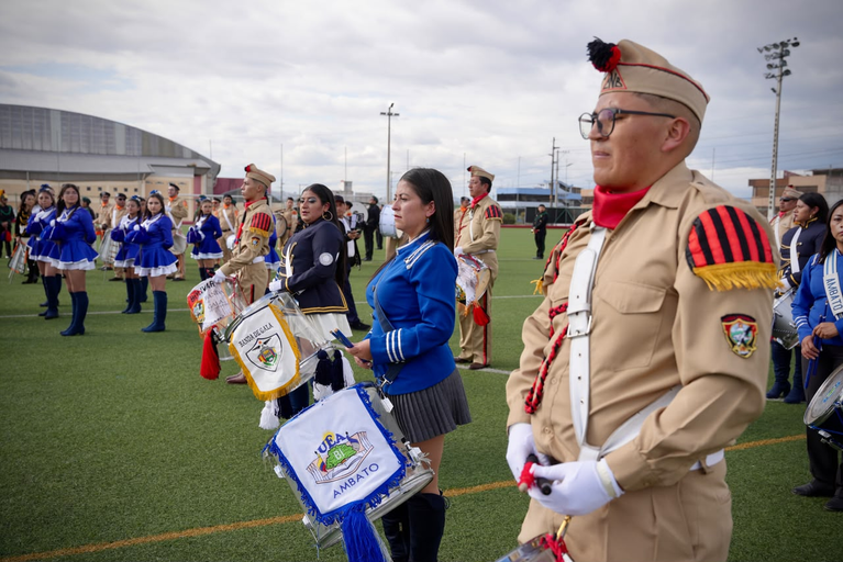 Ex-Alumnos de Bandas de Guerra y Gala mostraron su elegancia y disciplina en ‘Glorias de Antaño’